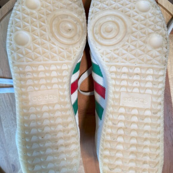 ADIDAS SAMBA WHITE SUEDE W/ RED AND GREEN STRIPES, SIZE 9 - Picture 2 of 8